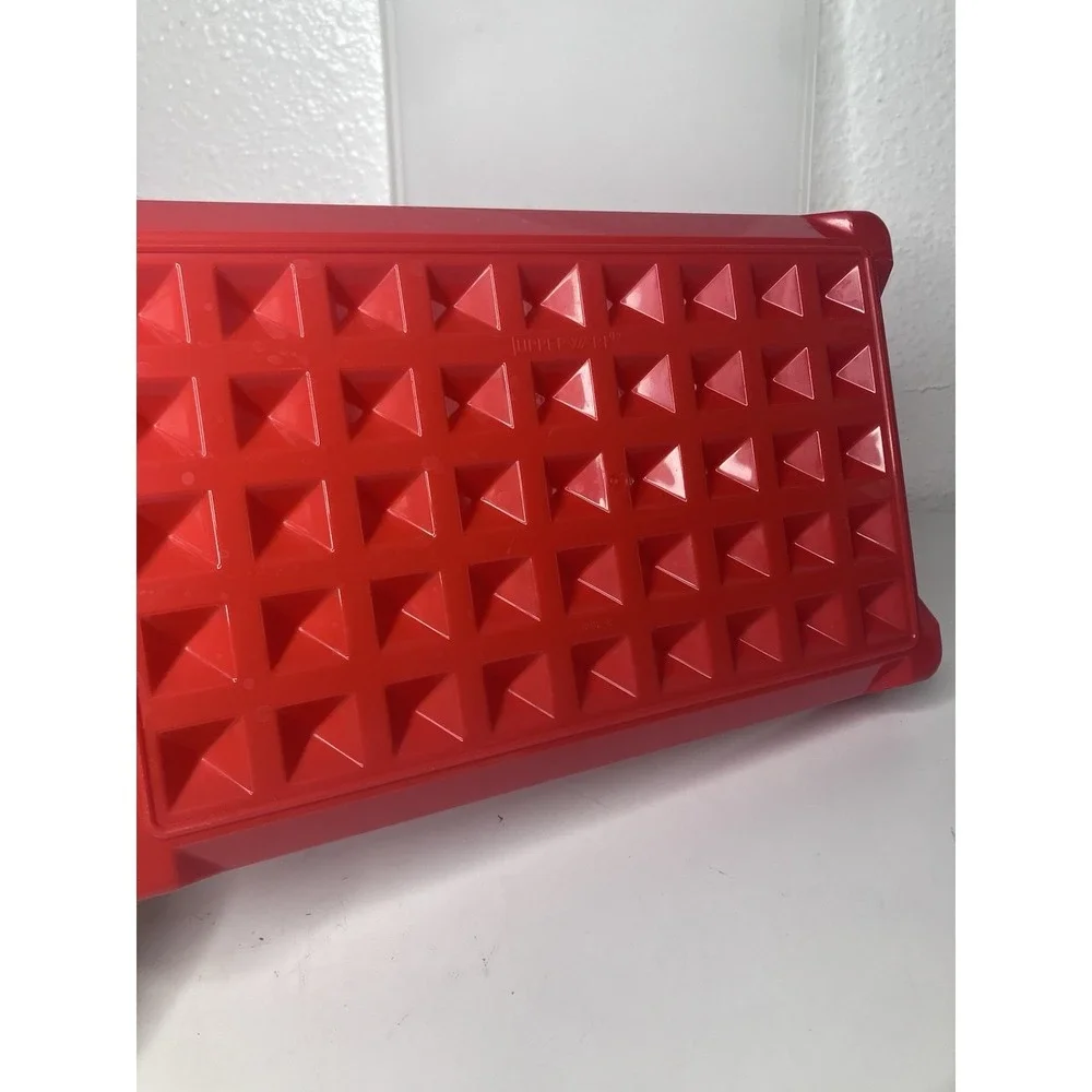 Tupperware Bacon Keeper Hot Dog Keeper Container Sausage Refrigerator Chili Red